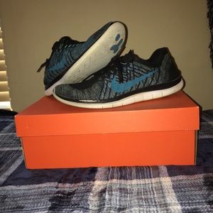 Nike 4.0 flyknit free runs size 10
